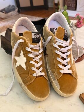 Golden Goose GOLD Suede Super Stars